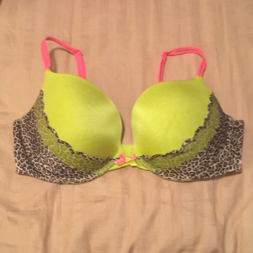 Victoria’s Secret Very Sexy Push-Up bra